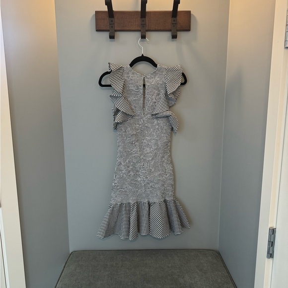 Stylish Black and White Dress - Picture 6 of 8